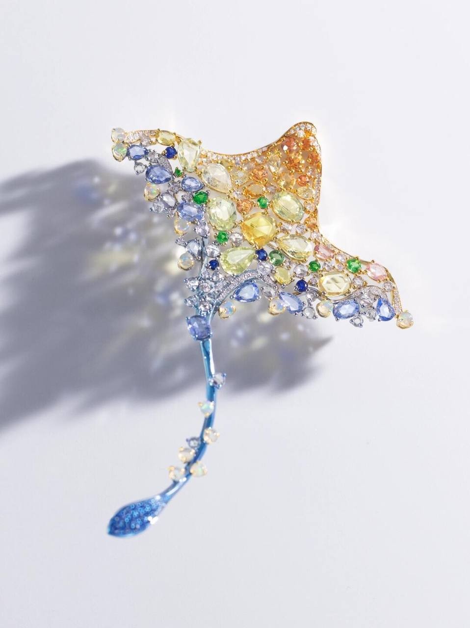 The Rhythm of Life - Luminous Travel Brooch. Stones: Aquamarine, Tsavorite, Yellow Spinel. Length: 6.6cm Width: 4.9cm