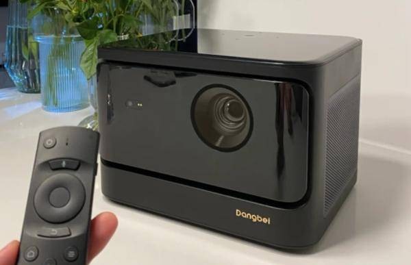 Dangbei X3 is a telephoto projector with a laser light source. It has a brightness of 3200 ANSI lumens, 1080P picture quality, is equipped with a 0.47DMD chip, uses HDR10+ technology, and supports 4K 